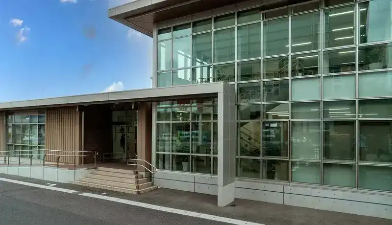 サンプル建設 本社外観